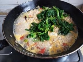 加入菠菜就可以啦