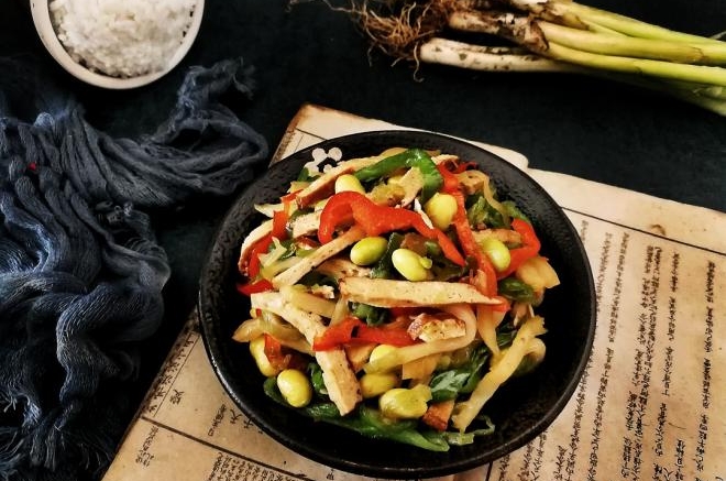 辣椒毛豆炒香干