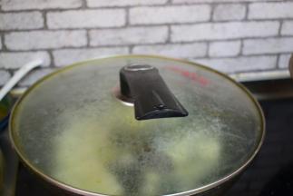 大火烧开，转小火煮15分钟