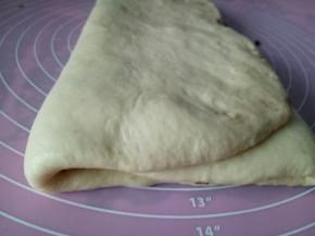 再把剩下的1/3也向中间折起