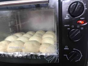 烤箱180度上下火烤10分钟