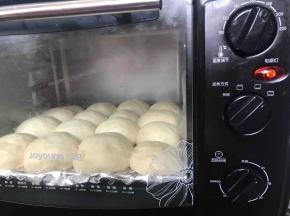 烤箱180度上下火烤10分钟
