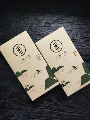 准备糯米，我喜欢用一粥一饭的圆粒糯米，Q弹有嚼劲。