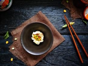 吃不完的烧麦，蒸熟以后用冰箱冷冻起来，吃时再加热。