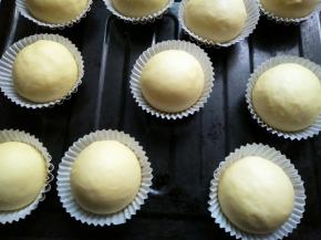 发到1.5倍大，拿出来，165度预热烤箱