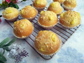 观察上色满意即出炉，摆在晾网上放凉