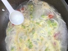 调入适量盐调味即可