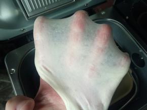 揉至面团可以拉出薄膜