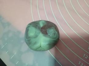 用手掌压平