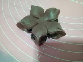 5个花瓣全部捏好