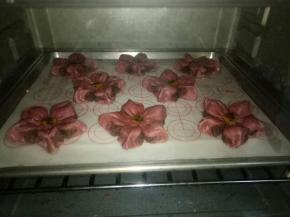 送入烤箱中层175度烤30分钟，最后几分钟注意上色状态