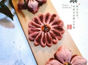 还有一个菊花酥