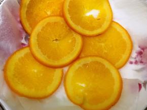 捞出放在厨房纸吸干水分