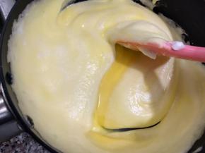 记住从下往上翻拌，不能划圈哦