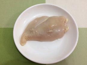 鸡胸肉洗净