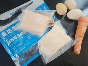 准备原材料：南极直达磷虾肉、鸡蛋、胡萝卜