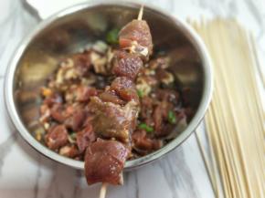 一块肉一块肉的串起来即可。