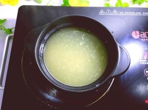 放浓汤宝熬好后小火