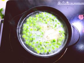 煮开后放入空心粉