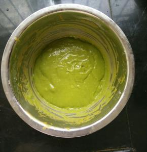 翻拌至顺滑，备用。