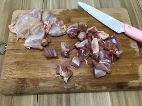 切成块状，大小按自己喜欢