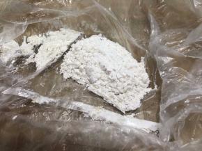 把粉类的都放到保鲜袋混合均匀