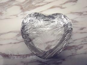 学厨6寸心形慕斯圈底部先包上几层保鲜膜。