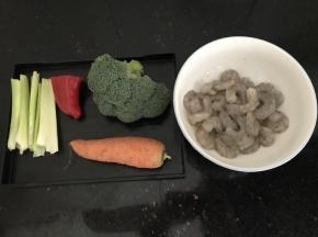 材料准备如图上