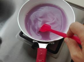继续放燃气上小火搅拌