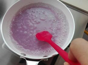 搅拌出现沸腾即可