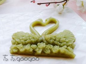 还可以做成别的颜色哦（这是抹茶味的）