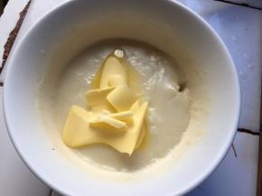 加入黄油揉匀，放凉待用