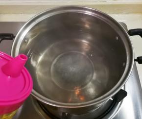 放放滴几滴食用油