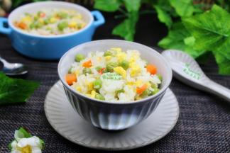 清香美味的午五彩蛋炒饭就好了，快享受吧