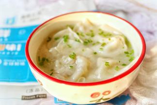 就着阳光吃早餐。