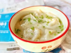 就着阳光吃早餐。