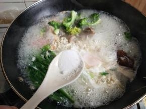 加入少许盐