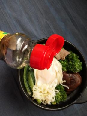 面入碗后加入几滴香油