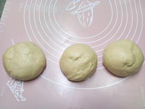 排气滚圆盖保鲜膜松弛15分钟