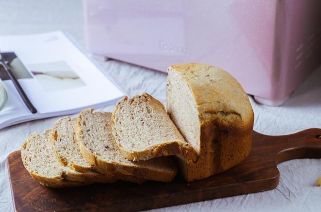 杂粮干果一键式面包