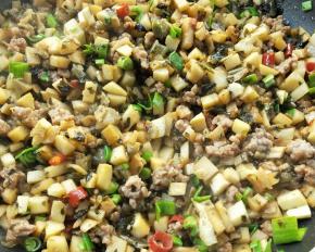 迅速翻炒均匀。