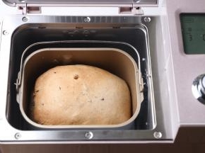 开始自动发酵烘烤……烘烤的成品非常的柔软。