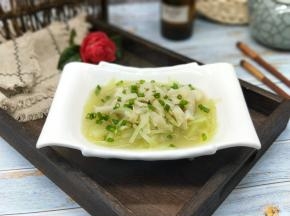 盛出装盘，撒上葱花。