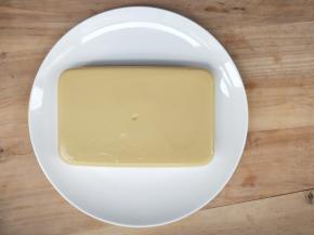 鹰嘴豆糕一盒。(做法可以参考我前面菜谱)