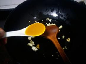 加入四勺酸汤酱抄下