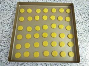 间隙的排在烤盘上，此方可以做2盘