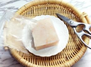 将麟虾肉去掉外包装。