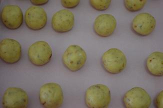 取23g一个，滚圆