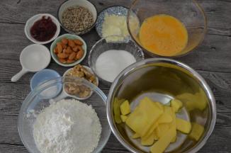 提前准备切称好所有材料，
黄油室温软化
