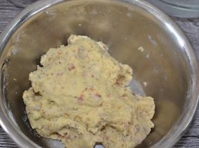 直接用手抓捏成团